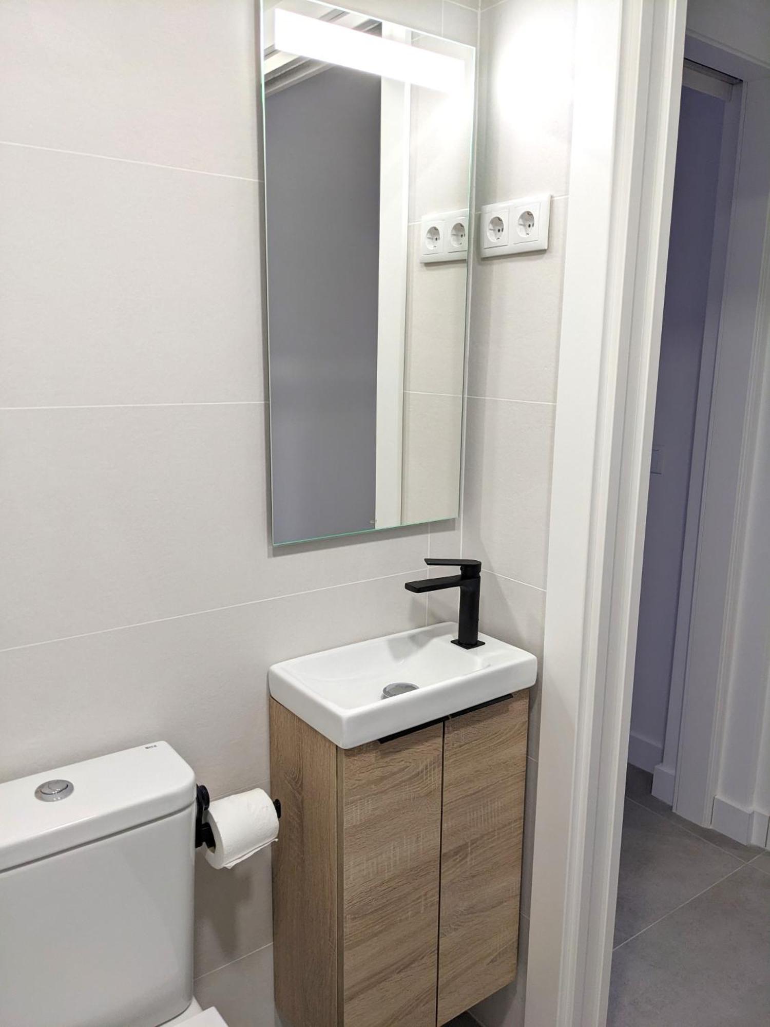 Weflating Fira Apartment Оспиталет де Лобрегат Екстериор снимка